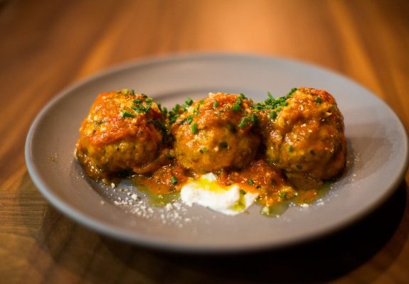 What is Lidia Bastianich's recipe for meatballs?